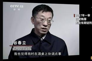 安东内拉晒和梅西合照，两人相拥+拿手机自拍